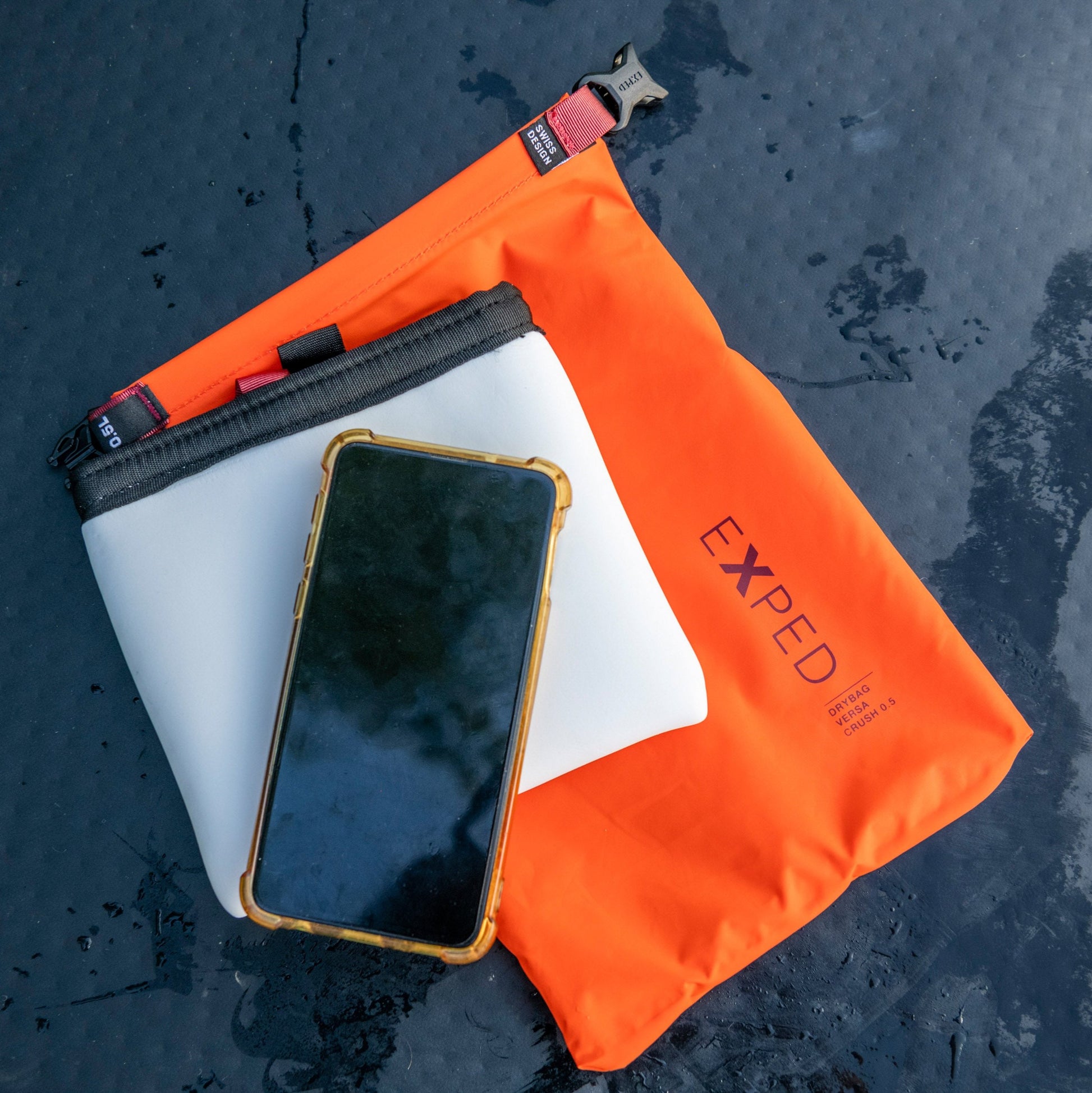 EXPED Drybag Versa Crush 4062x2708